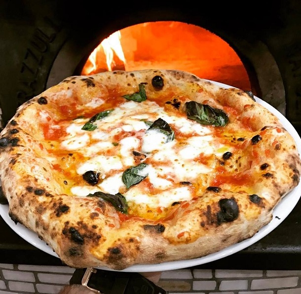pizza margherita pizzeria Antonio e Gigi Sorbillo Napoli